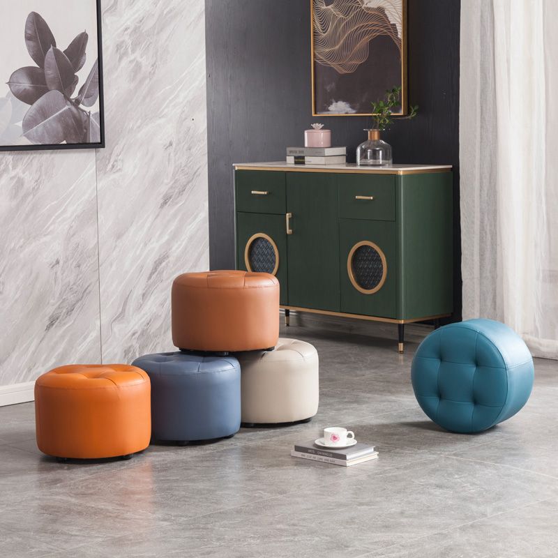 シンプルさの純粋な色オットマンタフマンチュフドフェイクレザーの耐水性ラウンドプーフオットマン