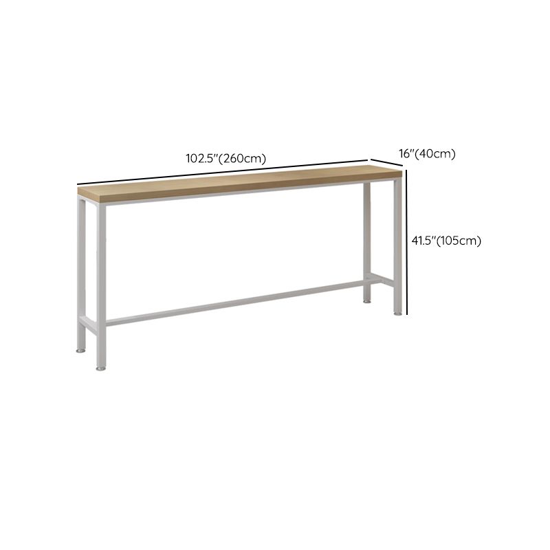 Mesa rectangular con altura de barra, patas blancas y mesa de bar con base de metal para uso en patio
