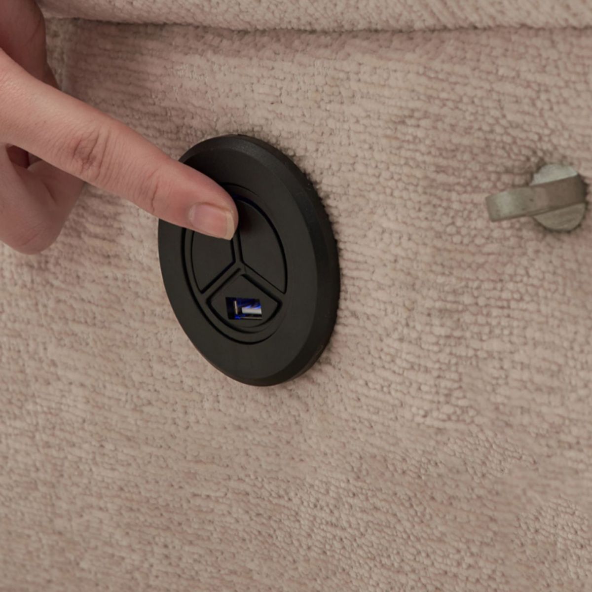 Contemporary Recliner Chair Swivel Rocker Metal Indoor Solid Color Side Pockets Clearhalo 'Chairs & Seating' 'furn' 'furn_recliners' 'Furniture' 'Living Room Furniture' 'Recliners' 1200x1200_02af41d9-0e21-4376-938b-e664474e98ae