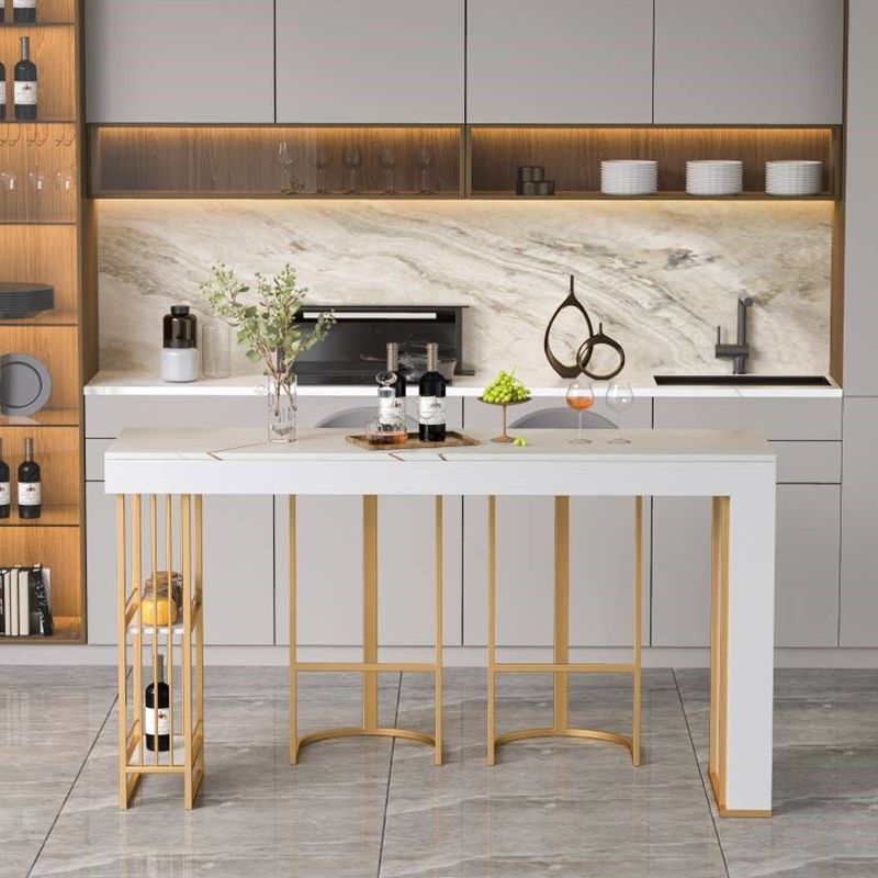 Tavolo da pranzo a bar in pietra bianca tradizionale tavolo da bar rettangolo di lusso con base in slitta in oro