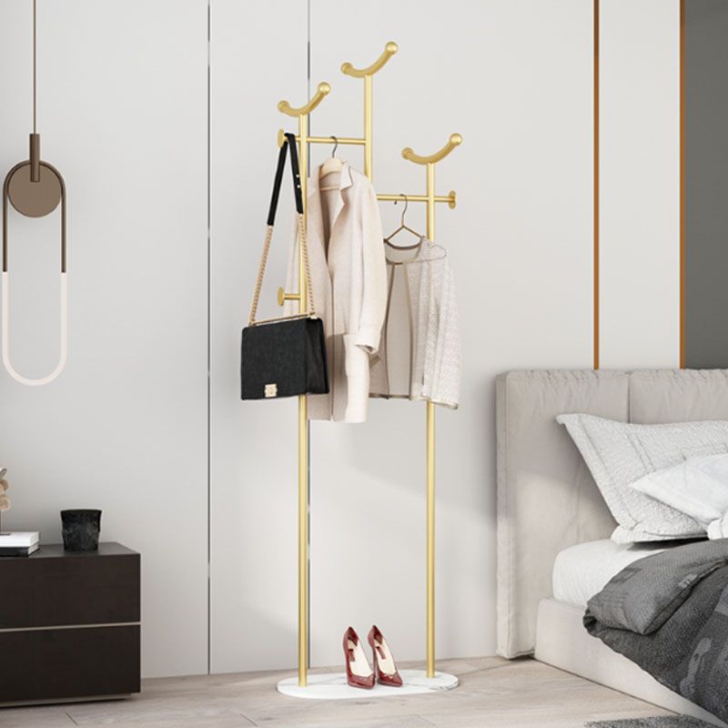 Wunderschöner Metallbeschattierungs -Rackkorb Vorratskleider Rack mit Kleiderhaken