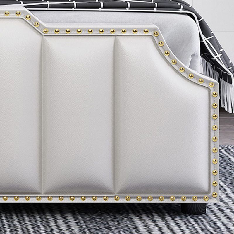 Luxe lederen bed beige gestoffeerd bedframe met nagellop -trim