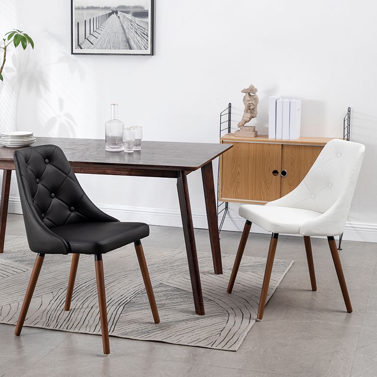 Sillas de comedor de cuero PU modernas muebles parsons con patas de madera en acabado mate para casa