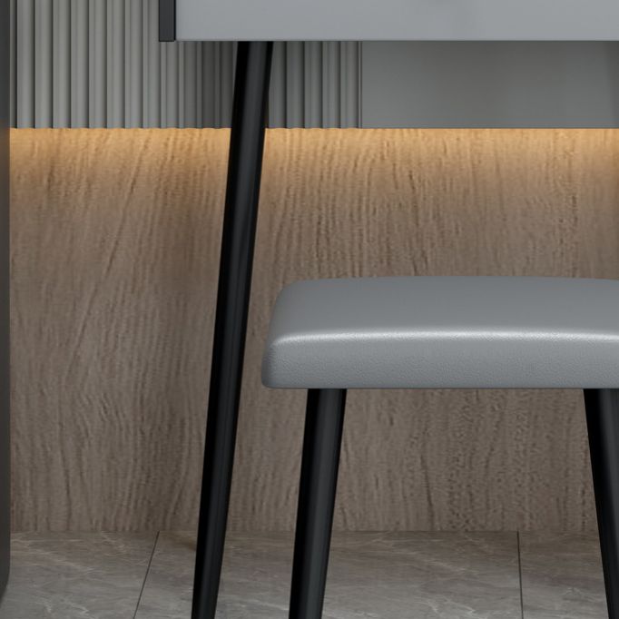 Zeitgenössischer Waschtisch mit Steinmake -up -Schminktisch in Schwarz