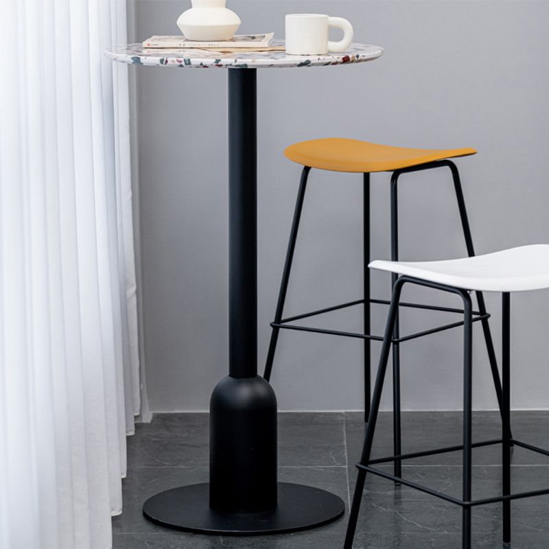 Industrial Bar Dining Table Fixed Bistro Bar Height Cocktail Table with Metal Base Clearhalo 'Bar Furniture' 'Bar Tables' 'bar_tables' 'furn' 'furn_bar_tables' 'Furniture' 'Kitchen & Dining Furniture' 1200x1200_0417e0d1-fd53-4157-9ebc-2cf5b9cad462