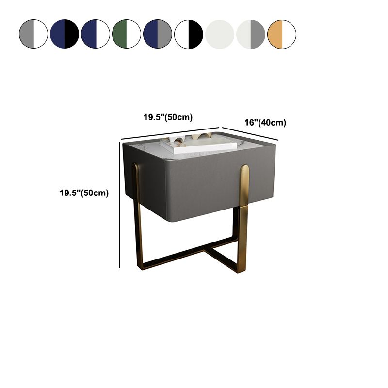 Comodante in pelle glam in pietra top tavolo da notte con un telaio metallico