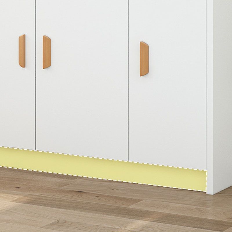 Sideboard in legno ingegnerizzato contemporaneo con porte e cassetti per sala da pranzo