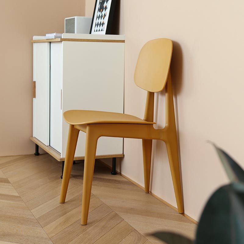 Silla de comedor de plástico contemporánea muebles laterales de comedor abiertos en acabado mate para casa