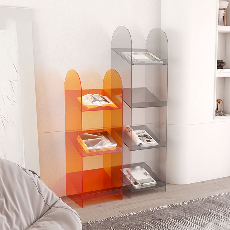 Libreria moderna di libreria standard aperta con scaffali