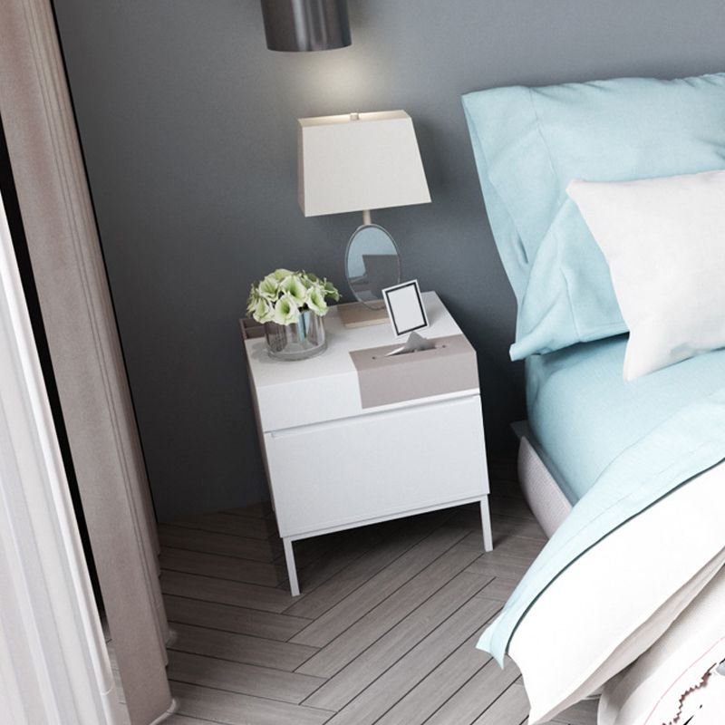 Wooden Bedside Table Modern Style Minimalist Night Table with Door Clearhalo 'Bedroom Furniture' 'furn' 'furn_night_stand' 'Furniture' 'night_stand' 'Nightstands' 1200x1200_04cff322-d373-44a5-8de1-4dc44868658d