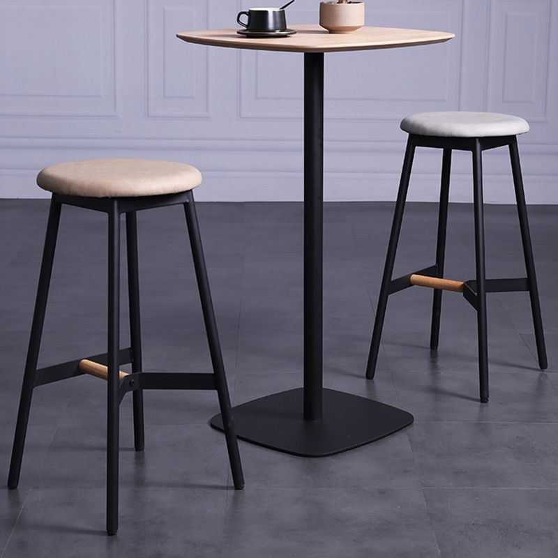 Industrial Black Counter Stools Metal Wood Backless Bar Stools with Round Seat Clearhalo 'Bar Furniture' 'Bar Stools' 'bar_stools' 'furn' 'furn_bar_stools' 'furniture_bar_stools' 'Kitchen & Dining Furniture' 'kitchen&dining_furn' 'kitchen' 'kitchen_furn' Furniture' 1200x1200_05297856-44fc-4077-a97d-b84146a48671