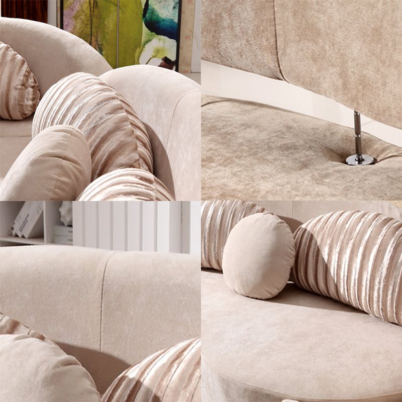 Soggiorno divano cuscini stazionari senza braccio curvo.