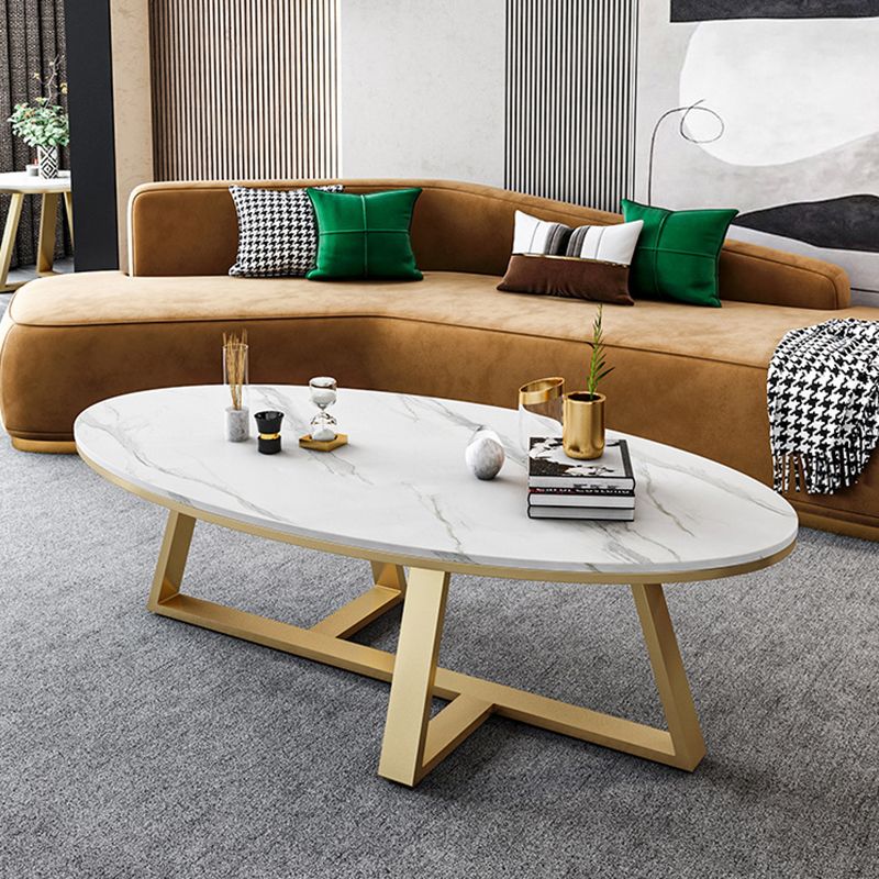 Tavolino da caffè in pietra ovale bianca con tavolino da cocktail a base di ferro