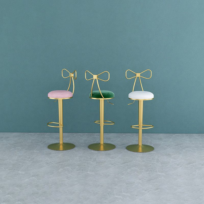 Contemporary Metal Bar and Counter Stool Low Back Stool with Pedestal Base in Gold Clearhalo 'Bar Furniture' 'Bar Stools' 'bar_stools' 'furn' 'furn_bar_stools' 'Furniture' 'furniture_bar_stools' 'Kitchen & Dining Furniture' 1200x1200_065bb790-ac2a-4e2b-b38f-2ae153b42837