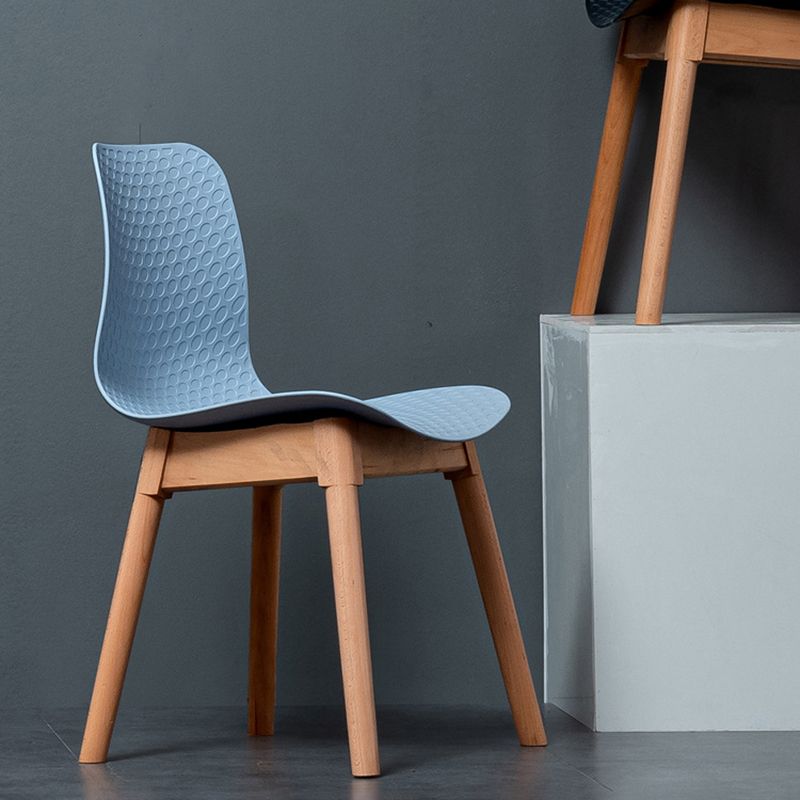 Sedie di plastica in stile nordico sedie laterali senza braccio con gambe in legno per cucina