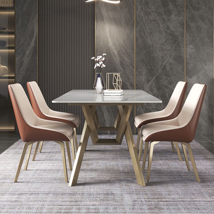 Tavolo da rettangolo del tavolo in pietra sinterizzato di lusso con base in metallo oro e 4 gambe