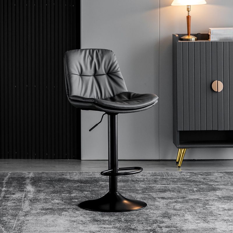 Scandinavian Metal Barstool Faux Leather Counter Stool With Chrome Base in Matte Finish Clearhalo 'Bar Furniture' 'Bar Stools' 'bar_stools' 'furn' 'furn_bar_stools' 'Furniture' 'Kitchen & Dining Furniture' 1200x1200_06dc96c3-121e-4022-b9d9-389692d078a8