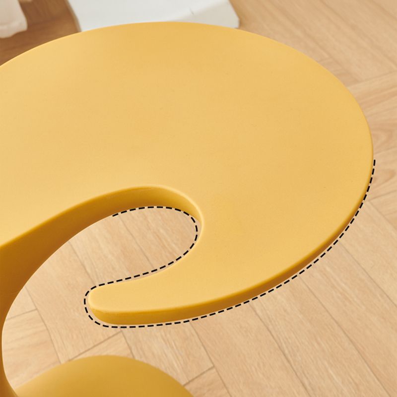 Modern Naturally Shaped End Table Plastic Table for Living Room