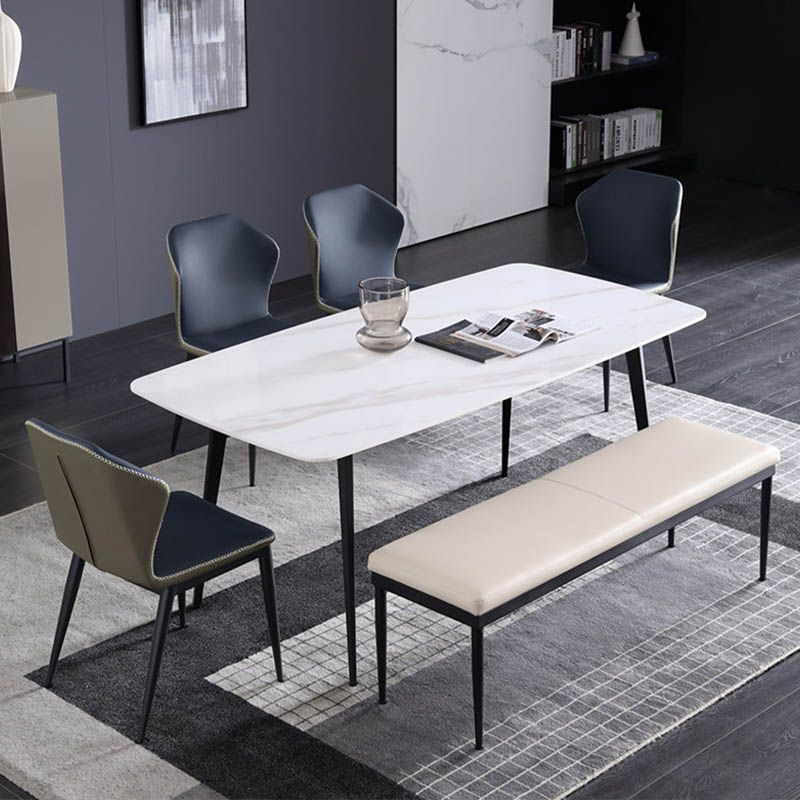 Hedendaagse gestoffeerde bank metalen zitbank met zwarte benen met zwarte benen