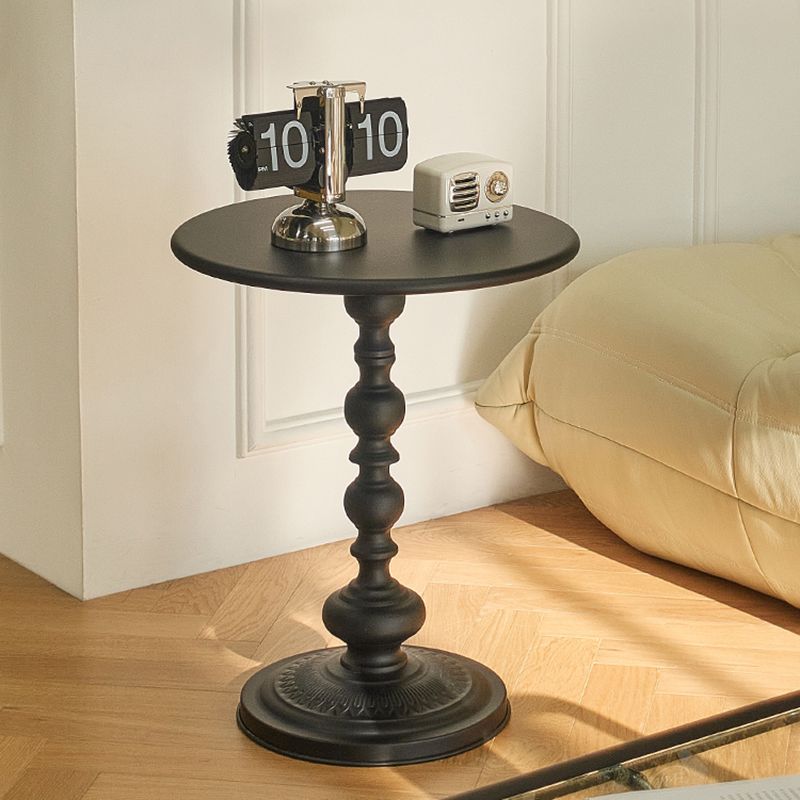 Tabla de extremo redonda de metal modernista Tabla de pedestal de 20.5 "de altura