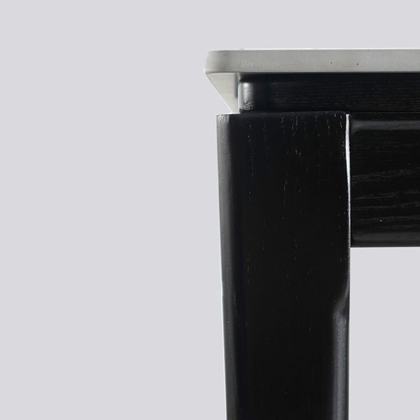 Table à manger rectangle de style du milieu du siècle avec des jambes en bois massif