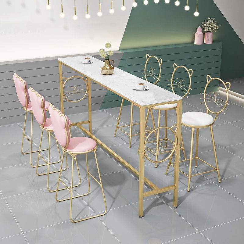 Table de pub à hauteur de barre intérieure en métal avec une base de chevalet de style glamour avec chevalet