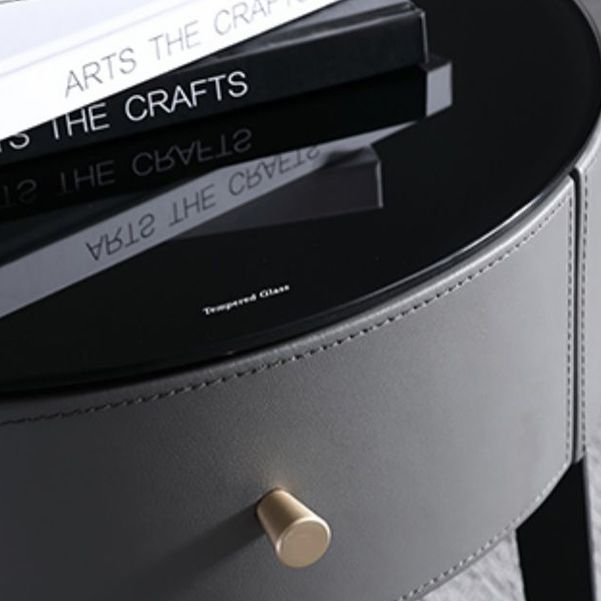 NOVE IN PELLE E METALE NOTTO MODERA MINIMALIST IN MIMERISTRO CONTO OPERO CON GAMBIE