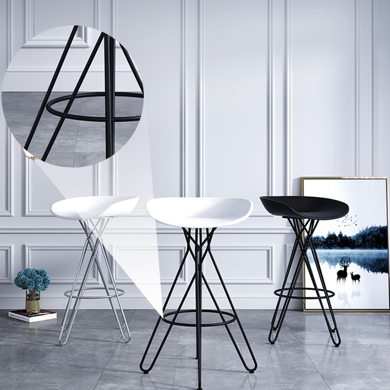 Glam Footrest Plastic Barstool Matte Finish Restaurant Stool Clearhalo 'Bar Furniture' 'Bar Stools' 'bar_stools' 'furn' 'furn_bar_stools' 'Furniture' 'furniture_bar_stools' 'Kitchen & Dining Furniture' 1200x1200_08641ee6-2725-410c-af49-10f60e0e3f2a