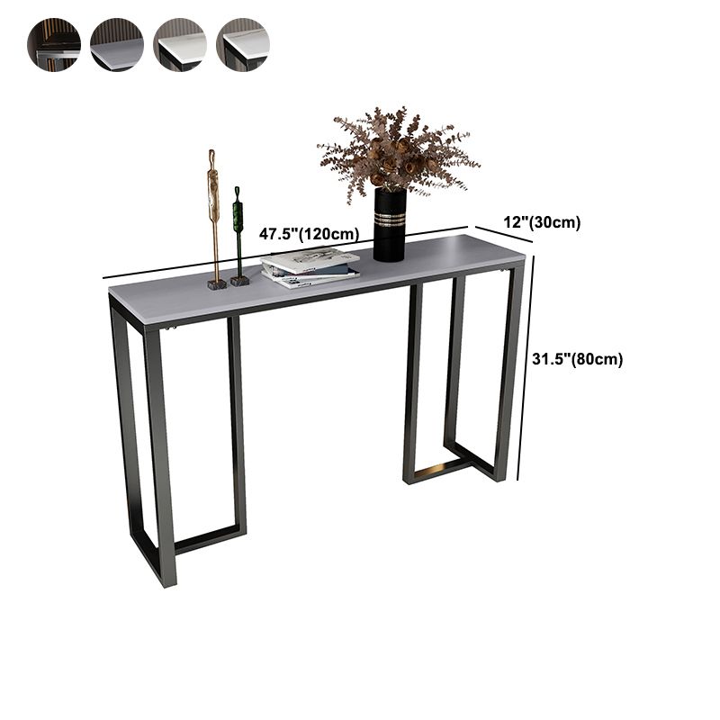 Tavolo accento superiore in pietra rettangolare con base ironica nera per Hall