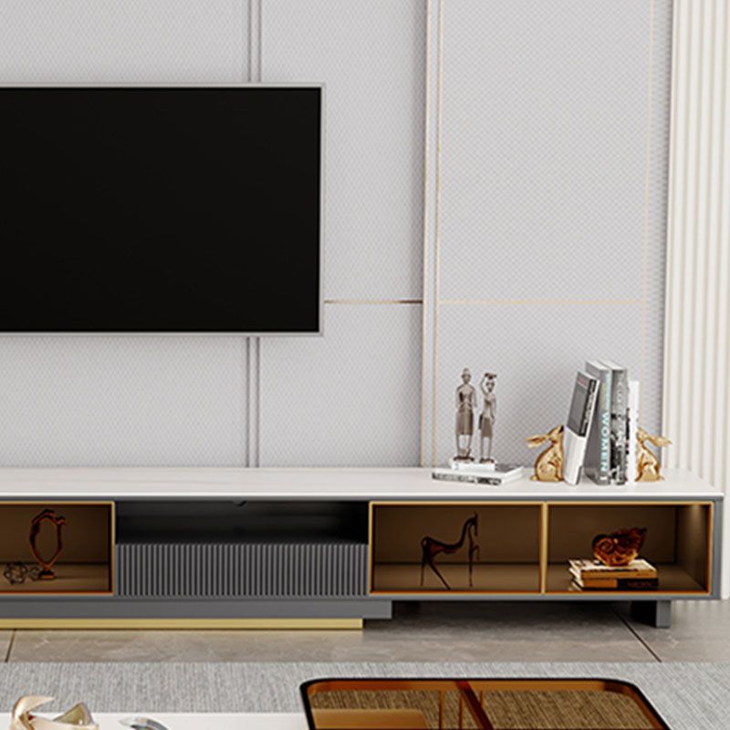 Console multimediale per i media televisivi contemporanei