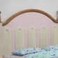 84,65-inch breed traditioneel bedframe dennenhoutbed met hoofdeinde