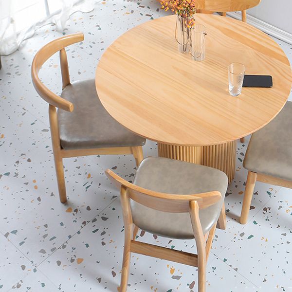 Solid Wood Dining Table Contemporary Style Brown Round Dinner Table Clearhalo 'Dining Tables & Seating' 'Dining Tables' 'dining_table' 'furn' 'furn_dining_table' 'Furniture' 'Kitchen & Dining Furniture' 1200x1200_08e3951c-a5eb-4708-9a01-c305b569c79d