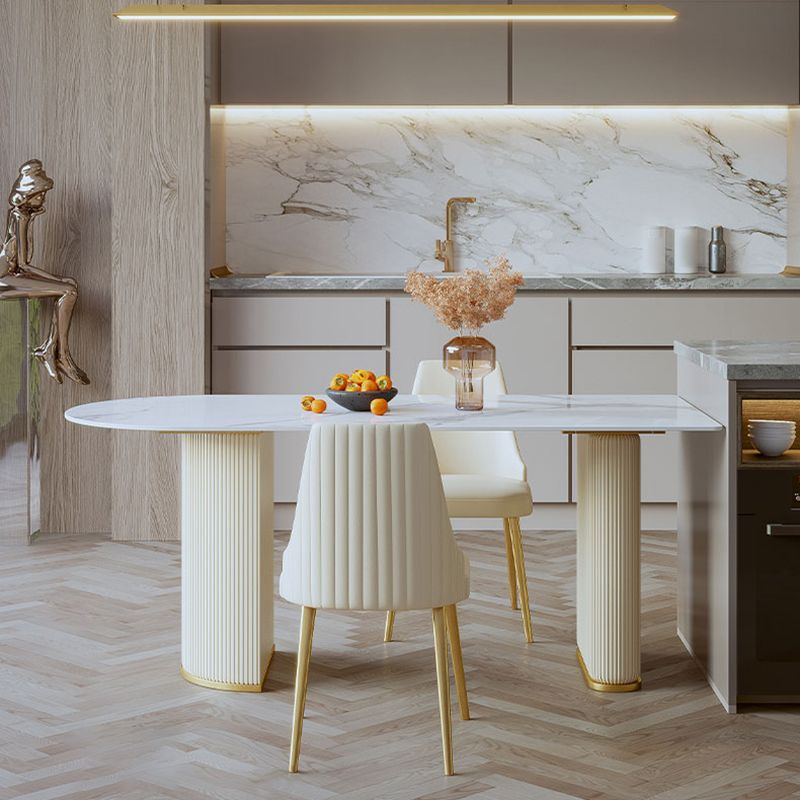 Tavolo da pranzo in forma gratuita minimalista con 4 sedie da pranzo in pelle bianca