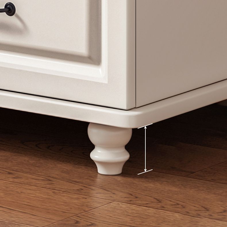 Moderne moderne accentkast uit het midden van de eeuw met houten laden en deuren