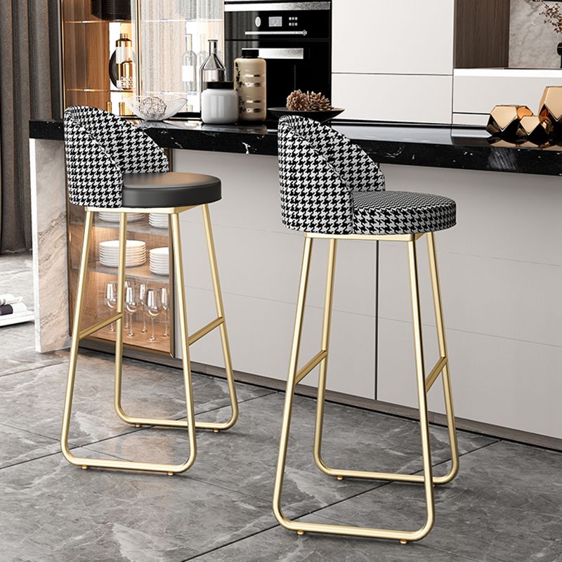 Modern Style Bar-stool Sled Iron Legs Round Leather Seat with Footrest for Kitchen Bar Clearhalo 'Bar Furniture' 'Bar Stools' 'bar_stools' 'furn' 'furn_bar_stools' 'furniture_bar_stools' 'Kitchen & Dining Furniture' 'kitchen&dining_furn' 'kitchen' 'kitchen_furn' Furniture' 1200x1200_094f4a2e-2bfb-4b29-b782-799ed1dbe628