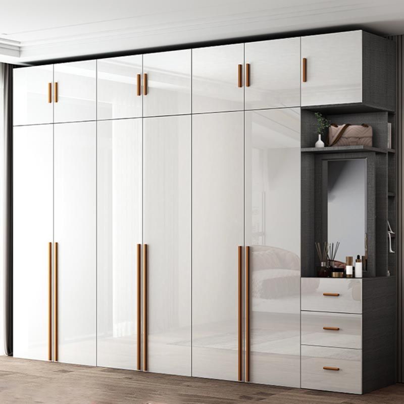 Asta di stoffa del guardaroba in legno di colore bianco compreso l'armadio del guardaroba per camera da letto