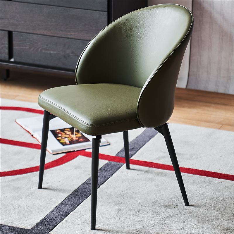 Chaise de salle à manger rembourrée en cuir chaise latéral contemporaine avec base noire