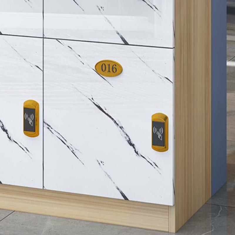 Moderne gespiegelde afwerking Niet-hangende armoire vervaardigde houten opbergkast