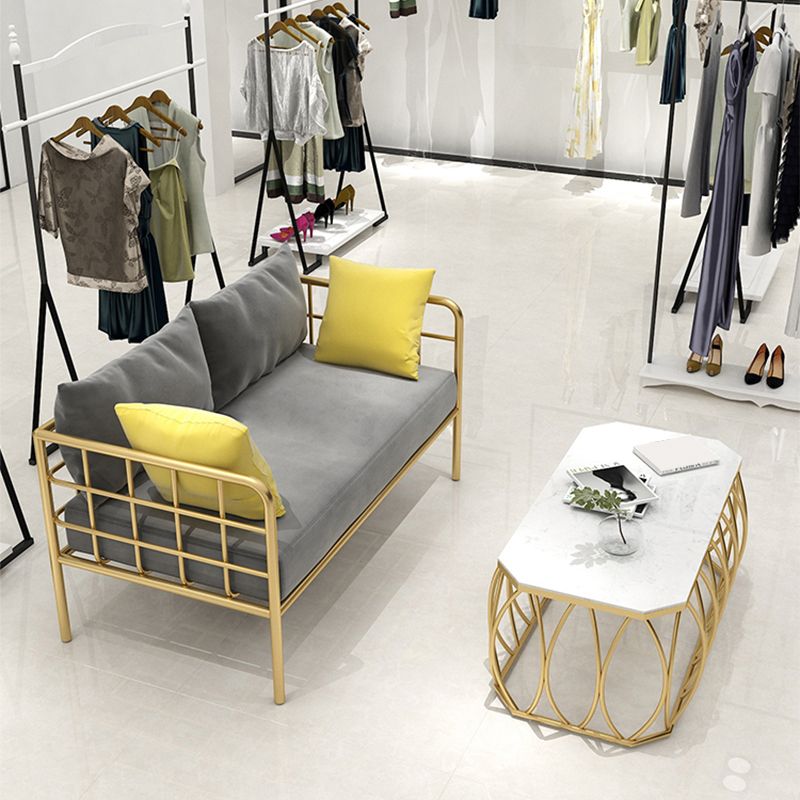 Zeitgenössischer Metallrahmen Samt quadratische Armsofa für Wohnzimmer