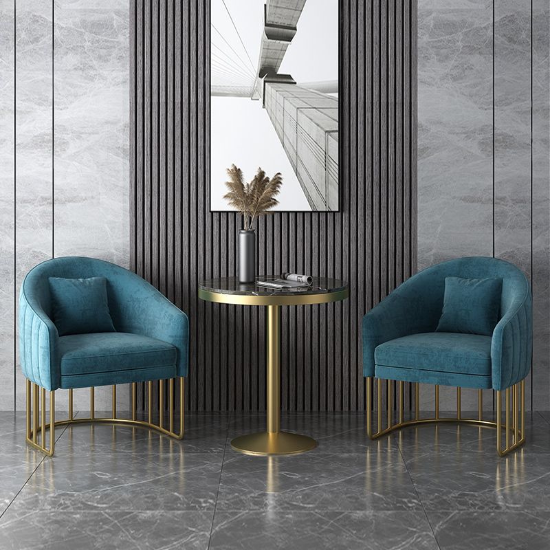 Velvet Barrel Accent Chaid 27,55 "Ligne de large Chaise incluse avec des jambes dorées