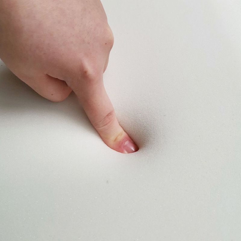 Loveseat de la sala de estar contemporáneo de la franela con almohadas