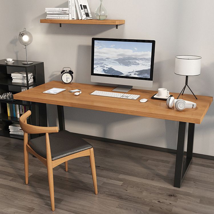 Bruin massief hout schrijfde bureau huis of kantoor industriële slee metalen poten kantoor bureau