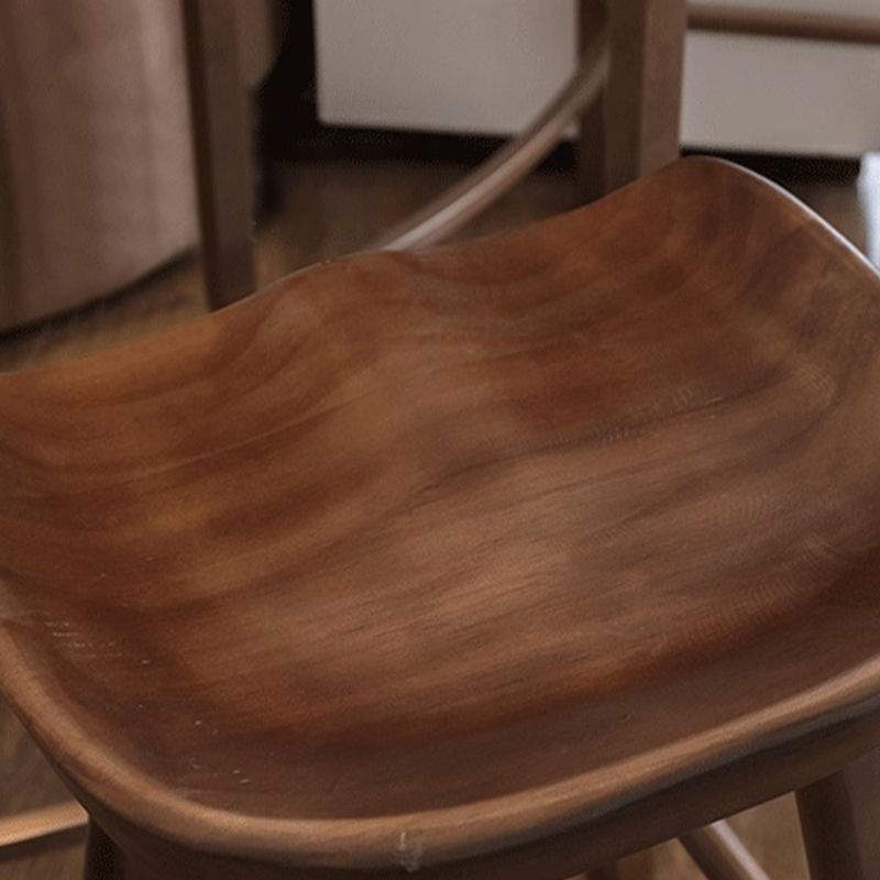 Moderne armloze backless counter kruk houten barkruk met pedaal voor binnen