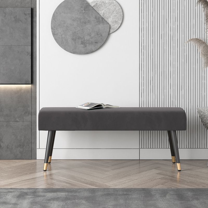 Panchina di sedute glam in schiuma imbottita con gambe di fila in metallo