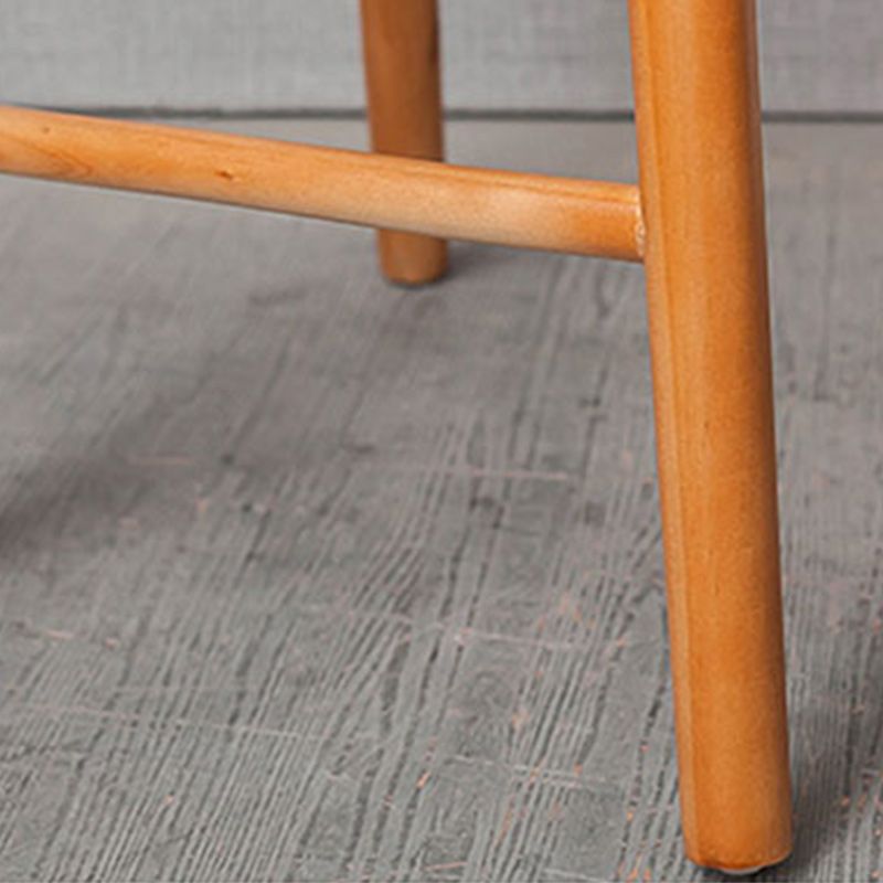 ソリッドウッドの屋内カウンターチェアサドルシートバックレスカウンターバースツール