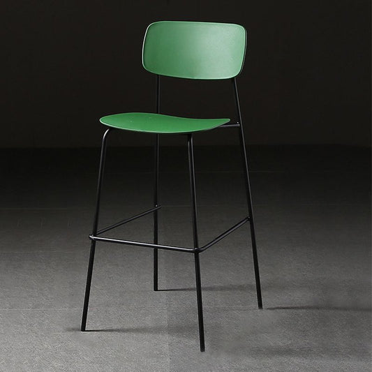 Tabouret de comptoir de siège carré en plastique moderne avec des jambes en métal