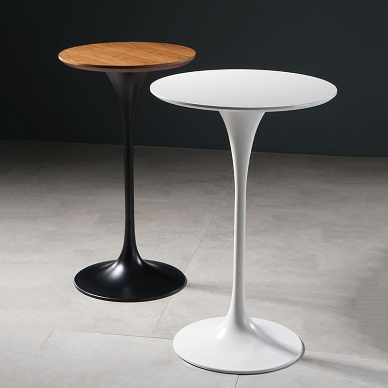 Pedestal Bar Wine Table Industrial Metal Round Pub Height Dining Table for Coffee Shop Clearhalo 'Bar Furniture' 'Bar Tables' 'bar_tables' 'furn' 'furn_bar_tables' 'Furniture' 'furniture_bar_tables' 'Kitchen & Dining Furniture' 1200x1200_0b2bb3ca-f810-4477-8b46-4e419230c68a