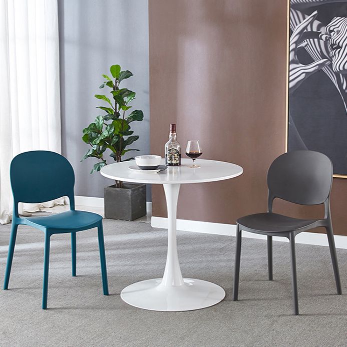 Contemporary Plastic Dining Side Chair Matte Finish Open Back Dining Side Chair Clearhalo ' kitchen&dining_furn' 'Dining Chairs' 'Dining Tables & Seating' 'dining_chair' 'furn' 'furn_dining_chair' 'Furniture' 'furniture_dining_chair' 'Kitchen & Dining Furniture' 'kitchen' 1200x1200_0b8da930-f25a-4064-bc01-96ee52a24ca1