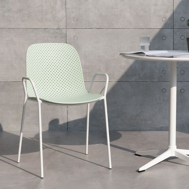 Scandinavian Style Plastic Dining Armchair Solid Back Dining Single Chair Clearhalo ' kitchen&dining_furn' 'Dining Chairs' 'Dining Tables & Seating' 'dining_chair' 'furn' 'furn_dining_chair' 'Furniture' 'furniture_dining_chair' 'Kitchen & Dining Furniture' 'kitchen' 1200x1200_0bb84379-77c0-47b8-aabb-2115d3ef138a