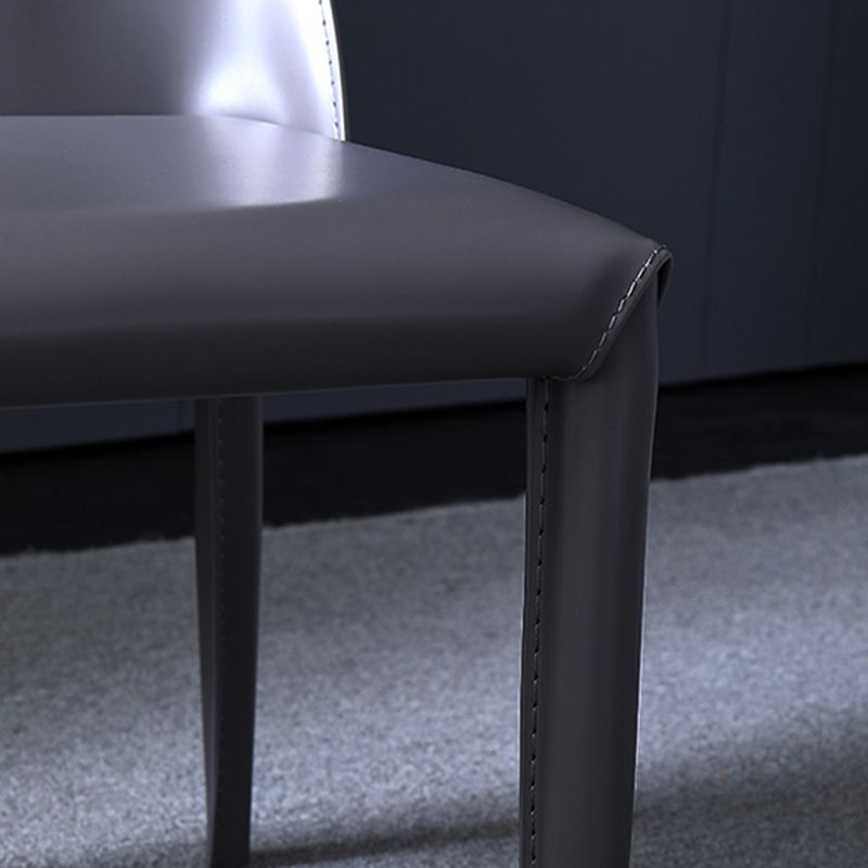 Moderne eenvoudige zijstoel faux lederen kant eetkamerstoel voor woonkamer